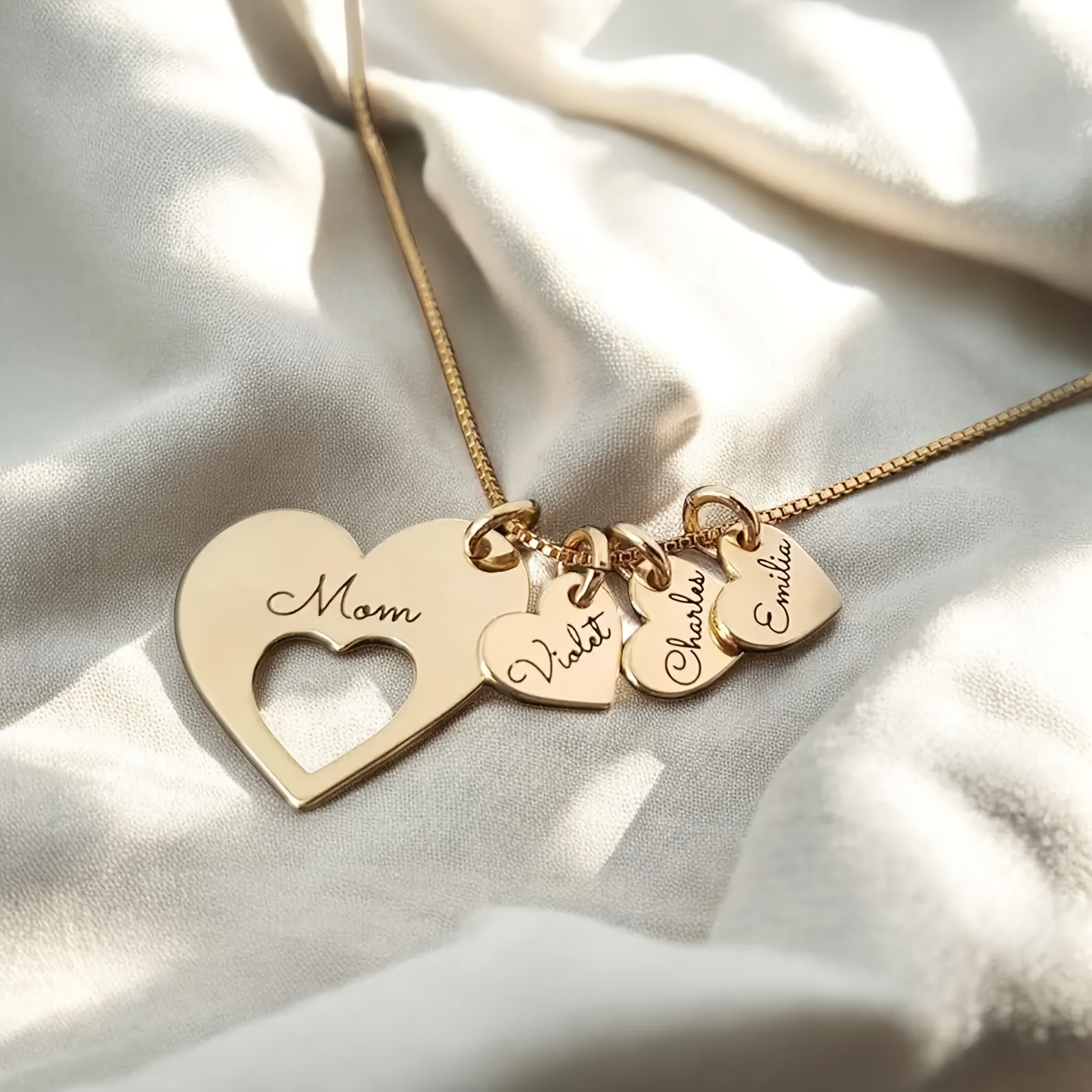 Personalized Heart-Shaped Mom Name Necklace